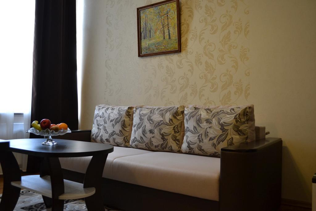 Hotel Star Mukachevo Exterior foto